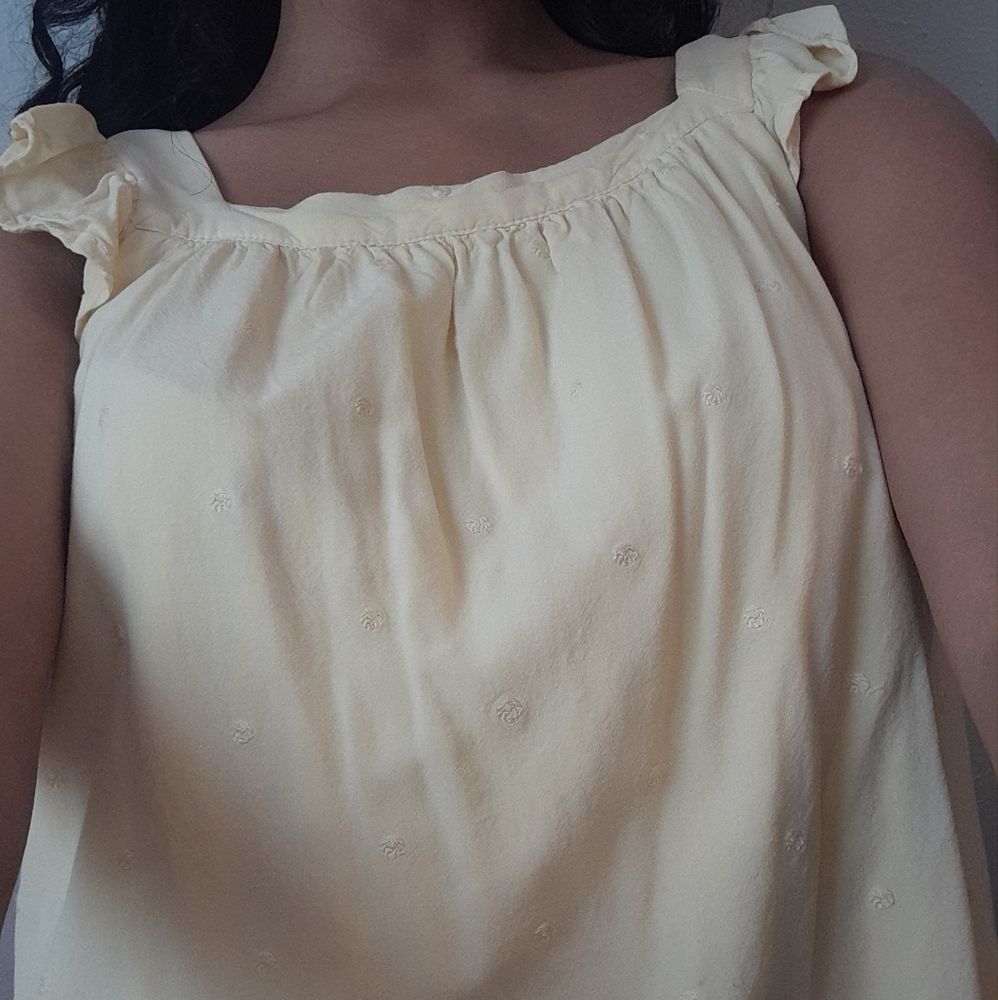 Yellow Ruffled Sleeveless Top - Picture 4 of 4
